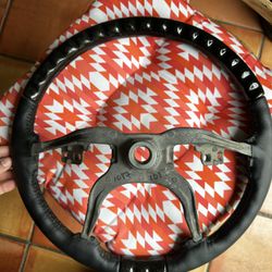 Carbon Fiber Steering Wheel For 2004 Jeep Grand Cherokee.