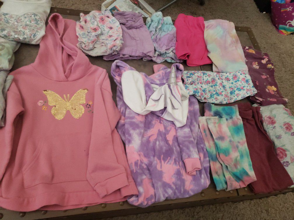 Girls  SIZE 5T LOT 20 PIECES!!