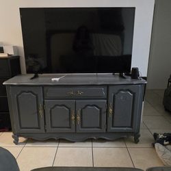 Broyhill China Cabinet (No Hutch)