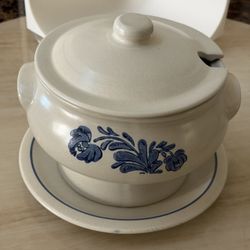Vintage Pfaltzgraff Yorktowne Blue White Soup Tureen w /Lid  and Plate