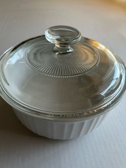 CorningWare French White 1.5-quart (approx. 1.4 L) stoneware casserole dish with glass lid
