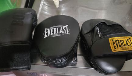 Everlast boxing gloves and mitts
