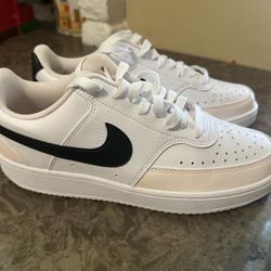 NIKE Womens Court Vision LO Casual Shoes 8.5