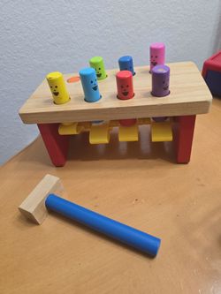 Melissa and Doug deluxe pounding bench