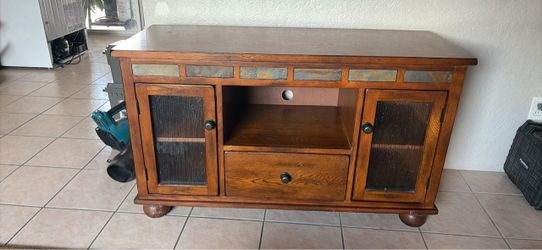 Entertainment center