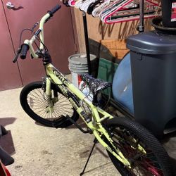 20” Boys Kent Chaos Yellow  Bike  $163.00 New