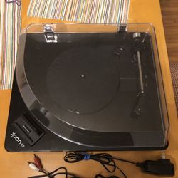 ION iLP Record Player 