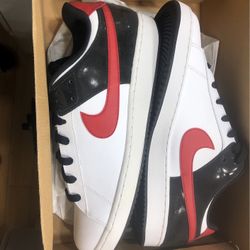 Nike Santa Cruise 