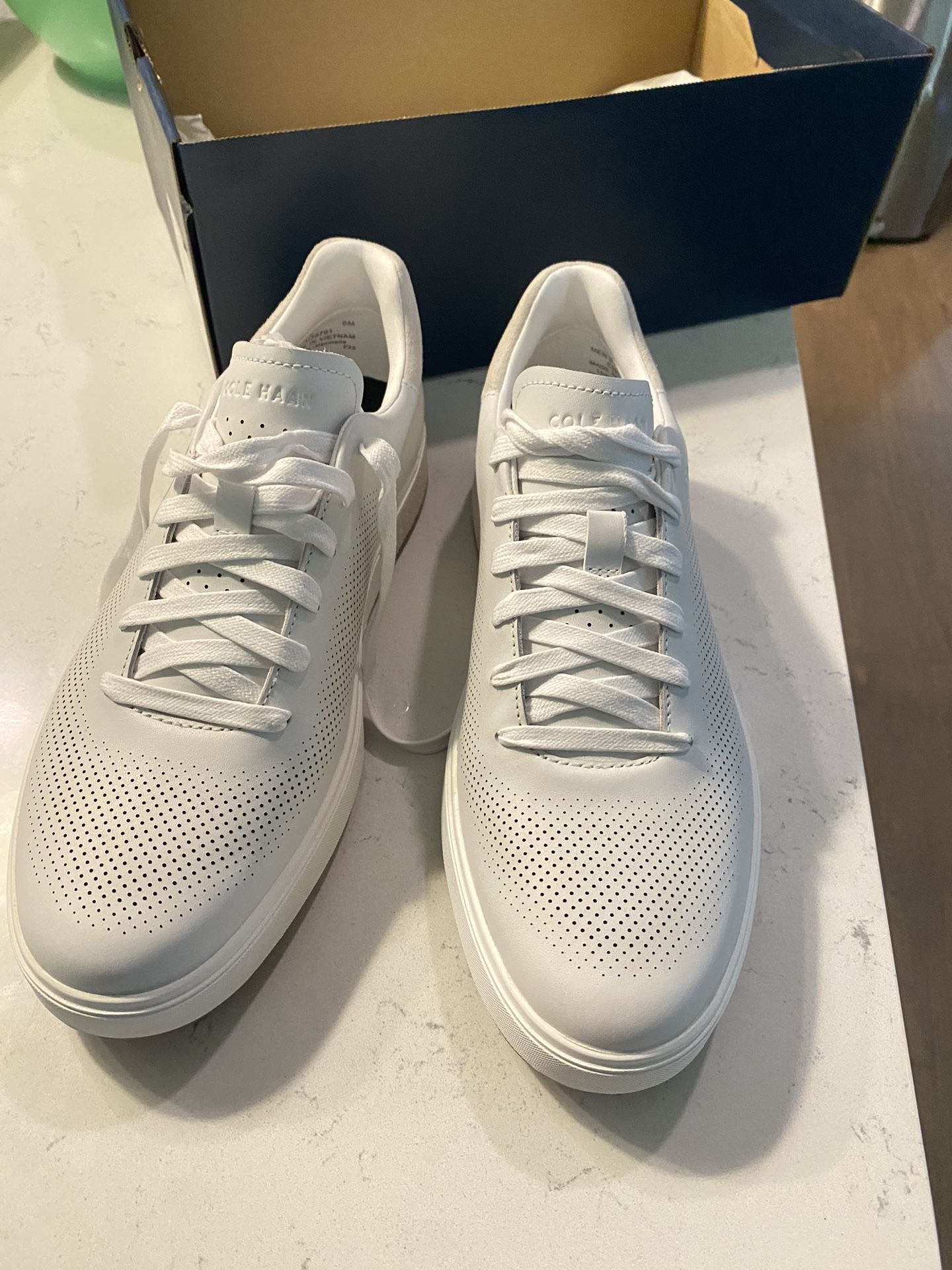 New inThe Box Shoes, Man