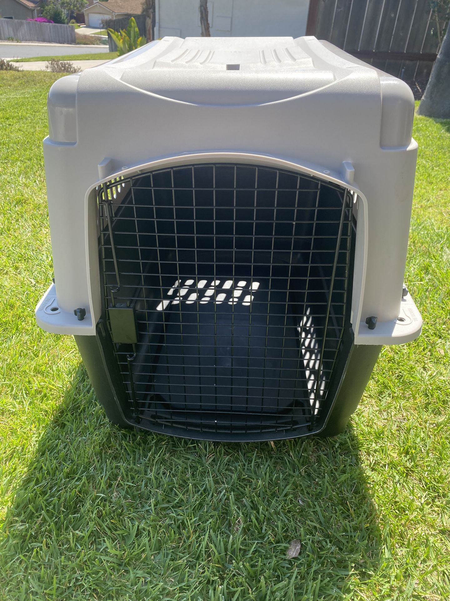 Medium-large Dog Kennel