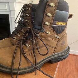 Caterpillar safety boots sale deals