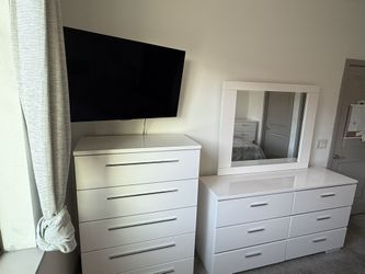 Classy Bedroom Set