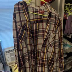 Men’s Arizona Button Down Size M