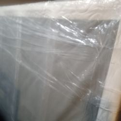 Full Sz Box Spring And Bed Rails 
