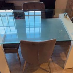 Beautiful Modern Glass Dining Set