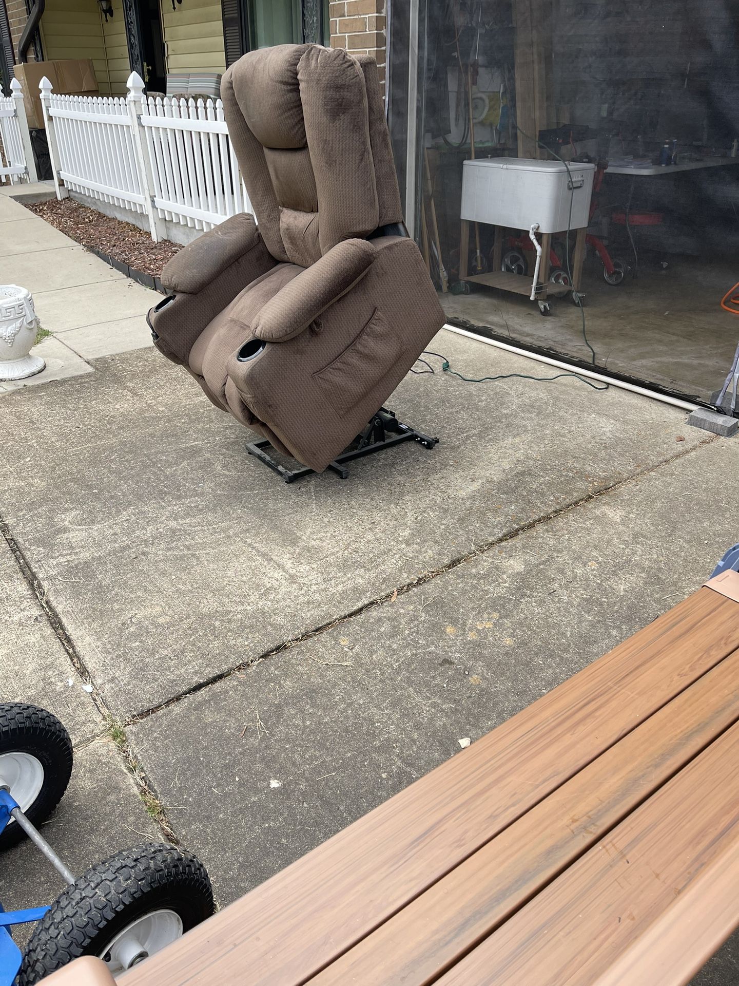 Easy Lift Recliner