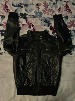 Sweaters/Jacket (Size: XS/S) 👉$20 All👈