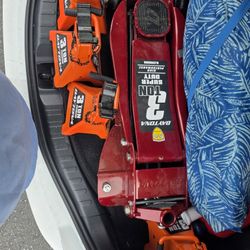 Daytona 3 Ton Floor Jack and Jack Stands