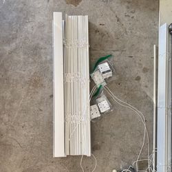 1 Window Blind- In Perfect Shape. 