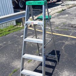 5ft Step Ladder 