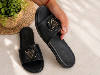 Sandalias guess