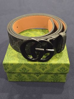 Men's Leather Pattern Belt and Black Metal Buckle