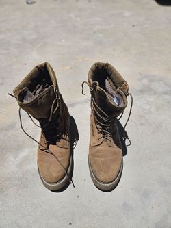 Vibram  9.5 tan boots