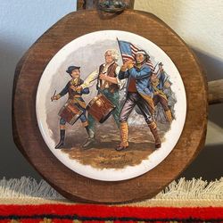 CUADRO ANTIGUO REDONDO DE MADERA Y PORCELANA