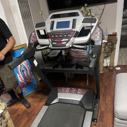 Sole Treadmill 