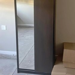 Wardrobe With Mirror 