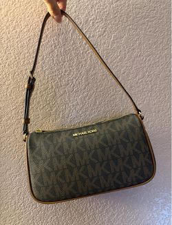 Micheal Kors purse