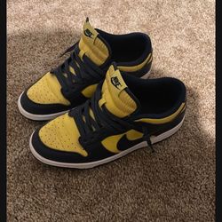 Nike Dunk Low Michigan