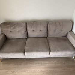 Modern 3-Seat Couch – Excellent Condition 