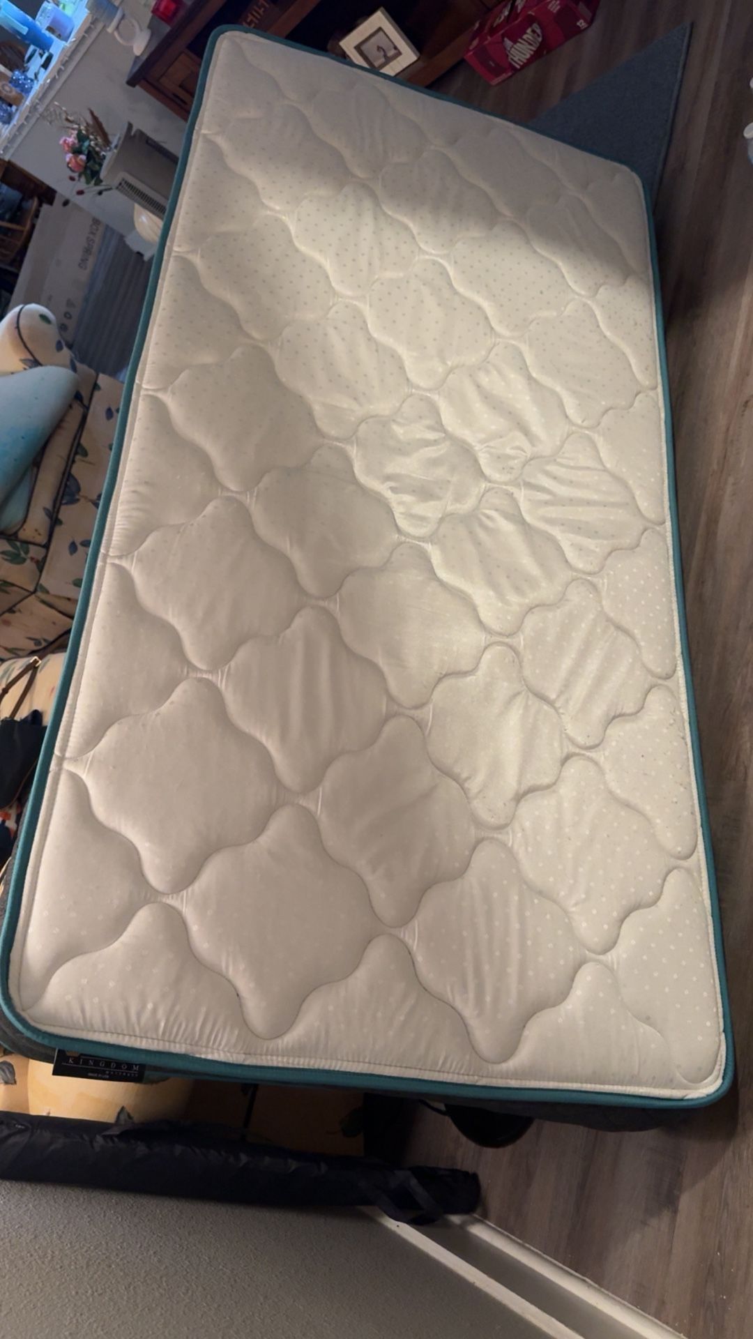 Twin Bed/accessories