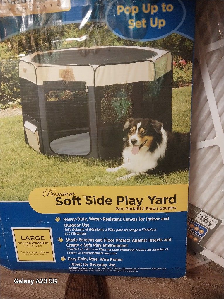 DOGGIE PLAYYARD