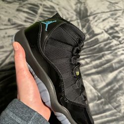 Air Jordan 11 Retro (GS) Gamma Blue Size 6.5Y