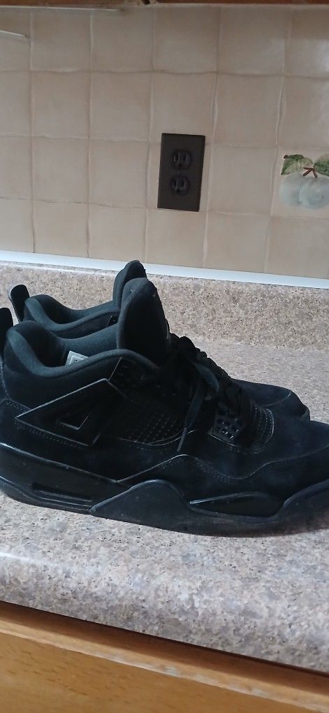 BEAT Jordan 4 Back Cats Size 13