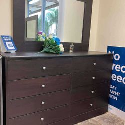 8 Drawers With Mirror 