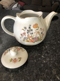 Porselan Jar From Japón