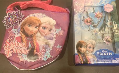 Lot Disney Frozen Charm Bracelet and Purse
