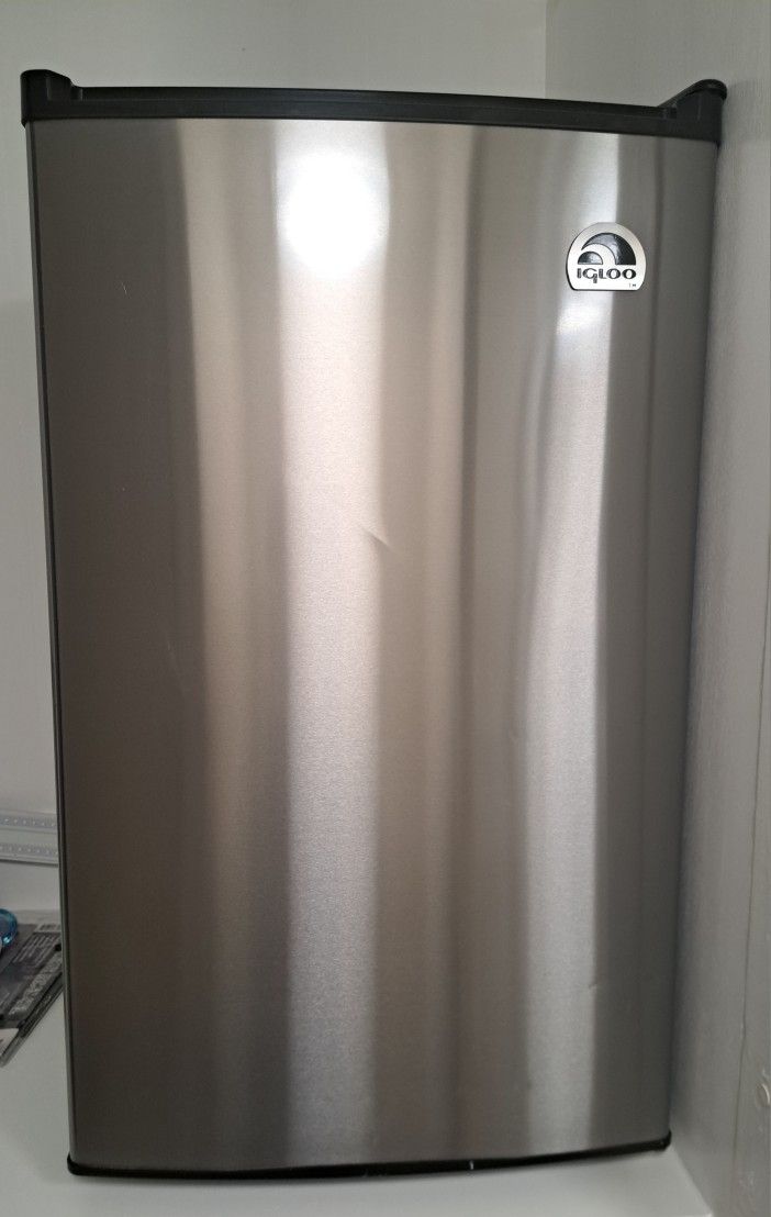 Mini Fridge With Freezer.