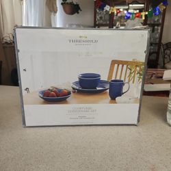 Dinnerware Set