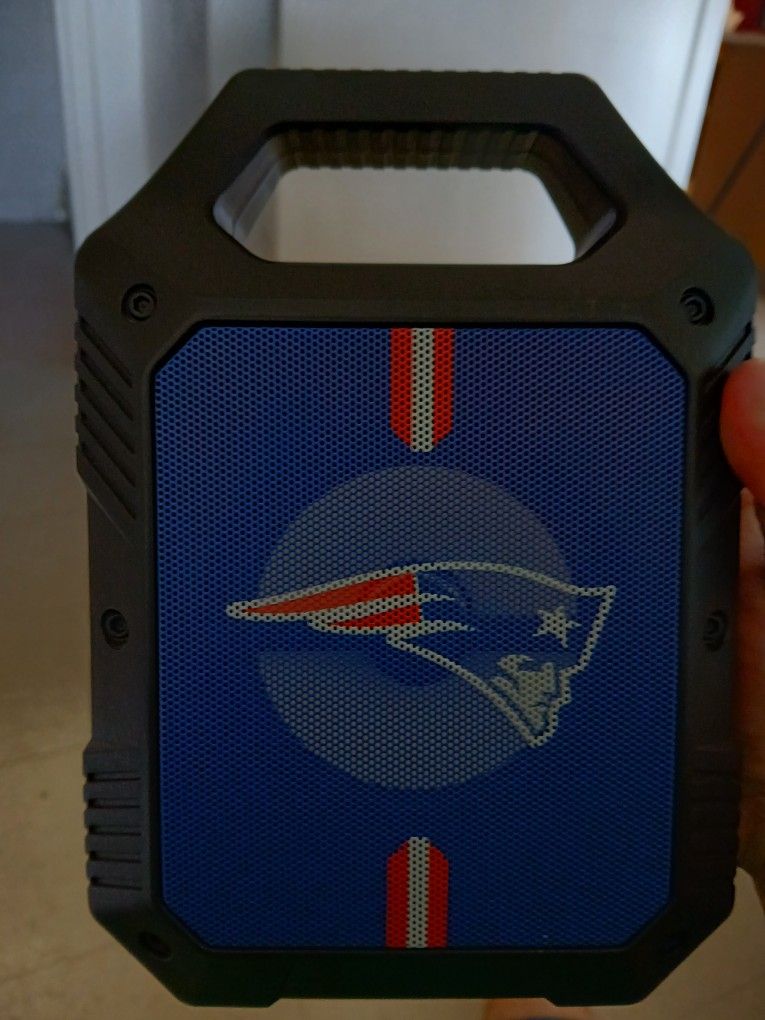 Patriots Bluetooth Speaker And Flag