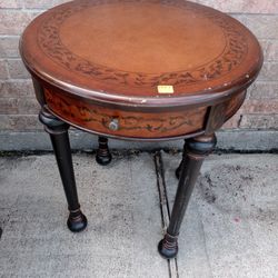 VINTAGE ROUND TABLE