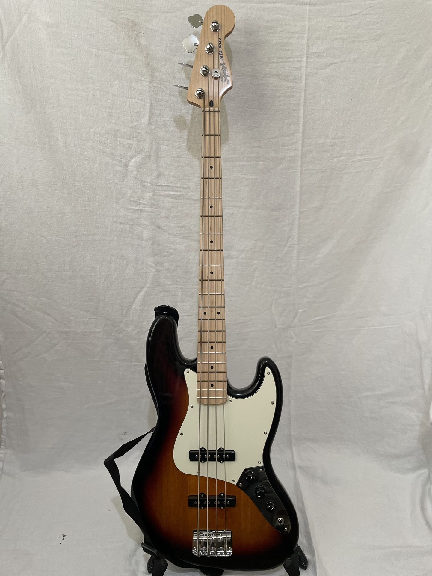 Squire Affinity Jazz Bass