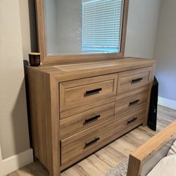 Brand New Bed Set Head Board And Night Stand 