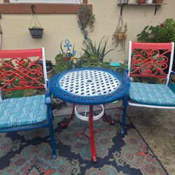 A nice   bistro sets with cusions