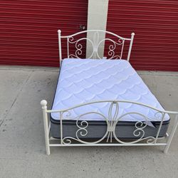 Matress And Bed Vase 