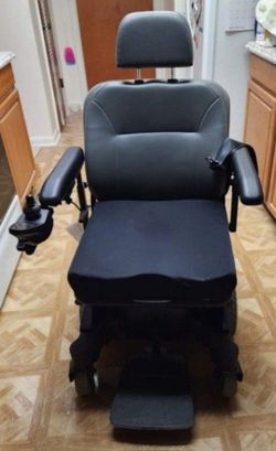 Such A Safe Chair For Your Family Member Or Yourself.  Pronto Sure Step Electric Wheelchair - Like New, Excellent Condition. 