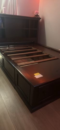 Full Size Solid Wood Storage Bed Frame – 6 Slats,